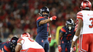 Arizona transfer linebacker Tony Fields II picks WVU over Texas